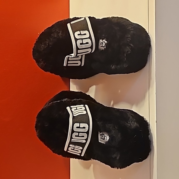 *SOLD*Black ugg oh yeah fluffy - Picture 2 of 6